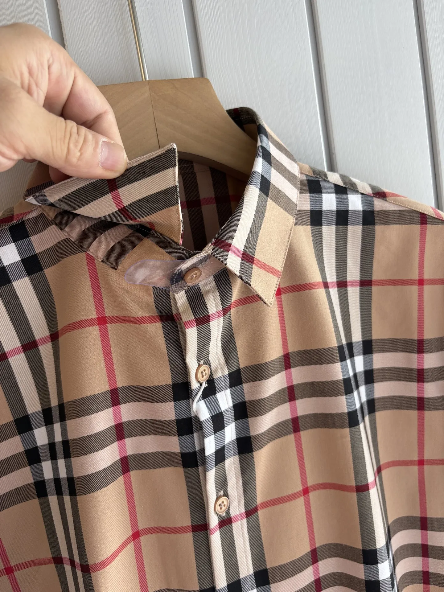 バーバリーニュー作黒のチェック柄シャツ - 画像 (9)