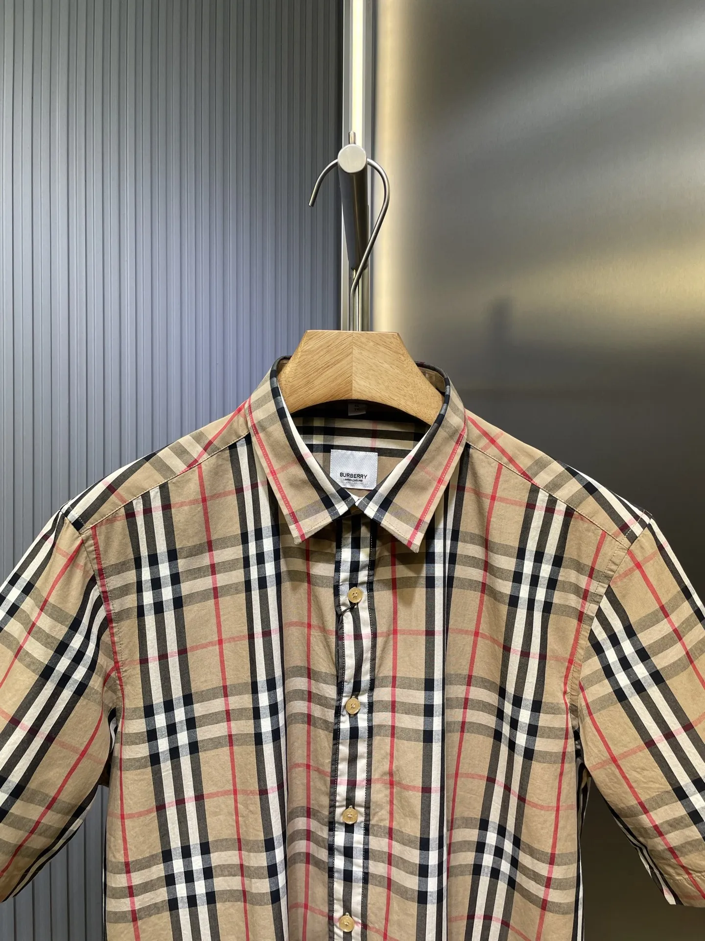 バーバリー新作黒チェックシャツ - 画像 (3)