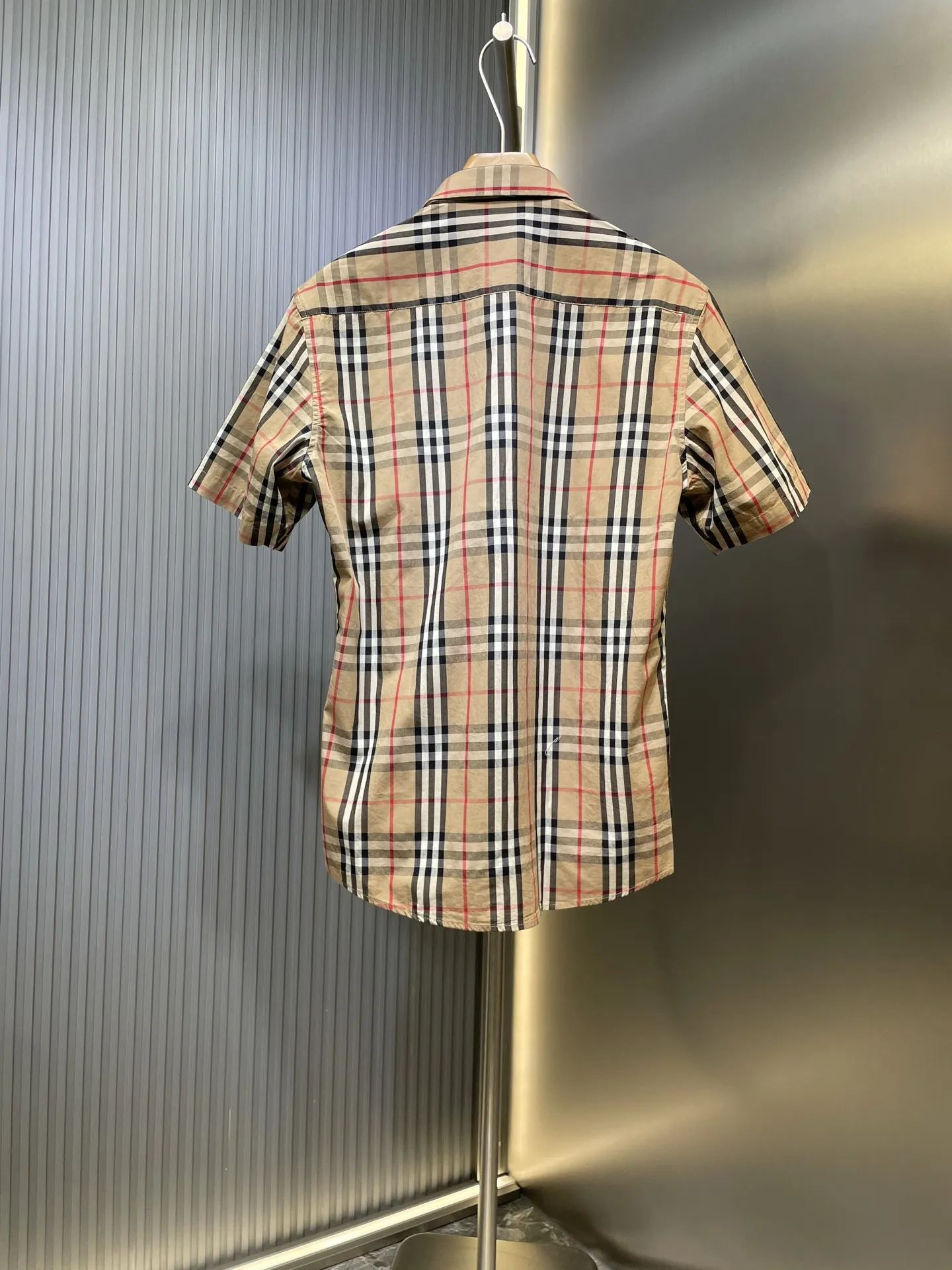 バーバリー新作黒チェックシャツ - 画像 (6)