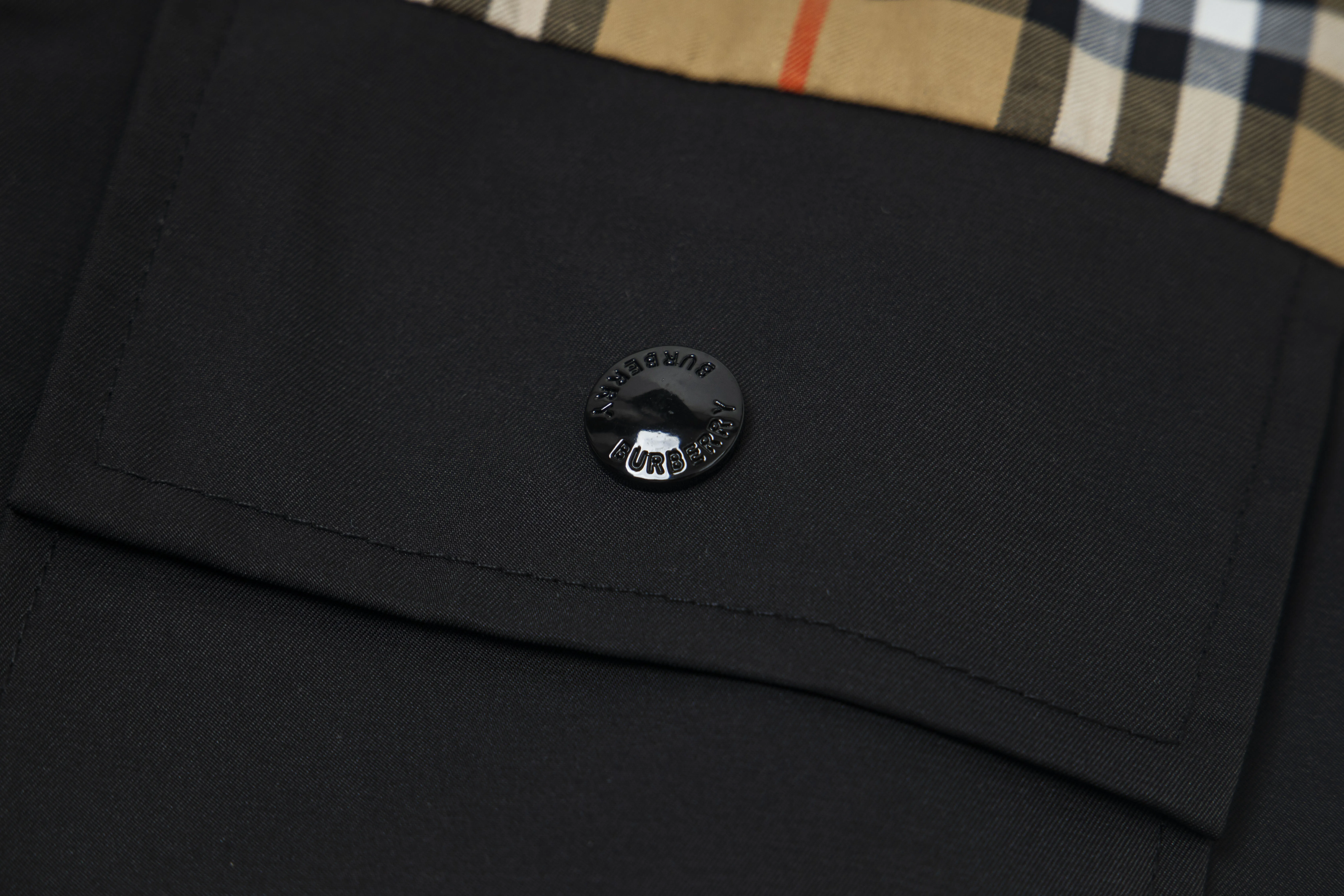 Burberry新作黒のチェック柄カジュアルシャツ - 画像 (6)