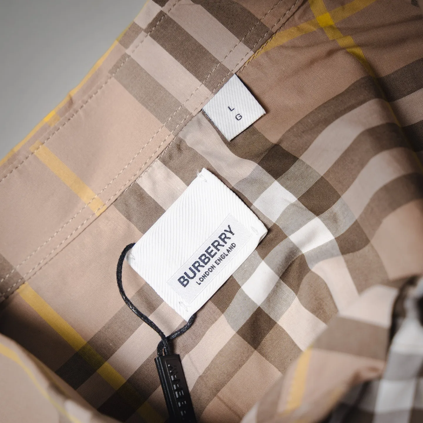 Burberry新作黒ストライプの長袖シャツ - 画像 (10)