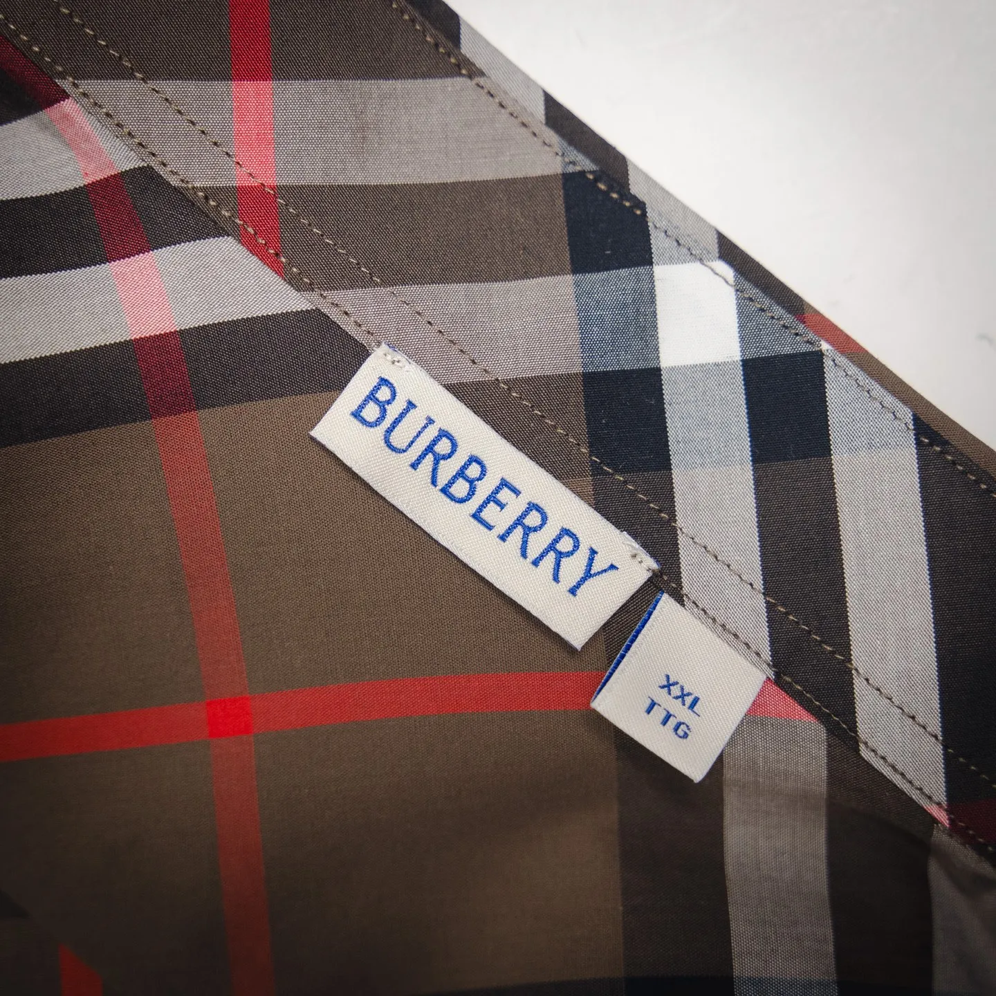 Burberry新作黒のチェック柄長袖シャツ - 画像 (9)