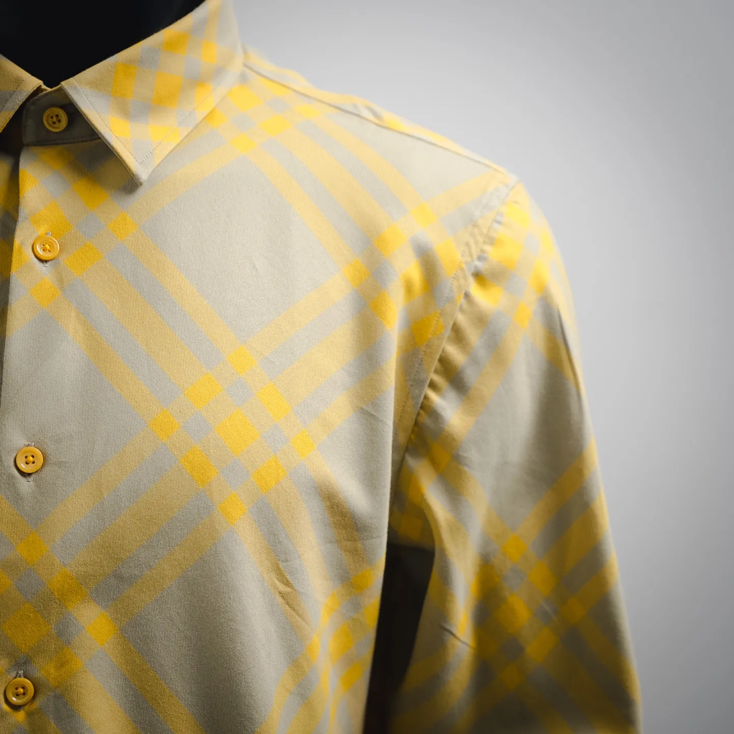 Burberry新作黒のチェック柄長袖シャツ - 画像 (5)