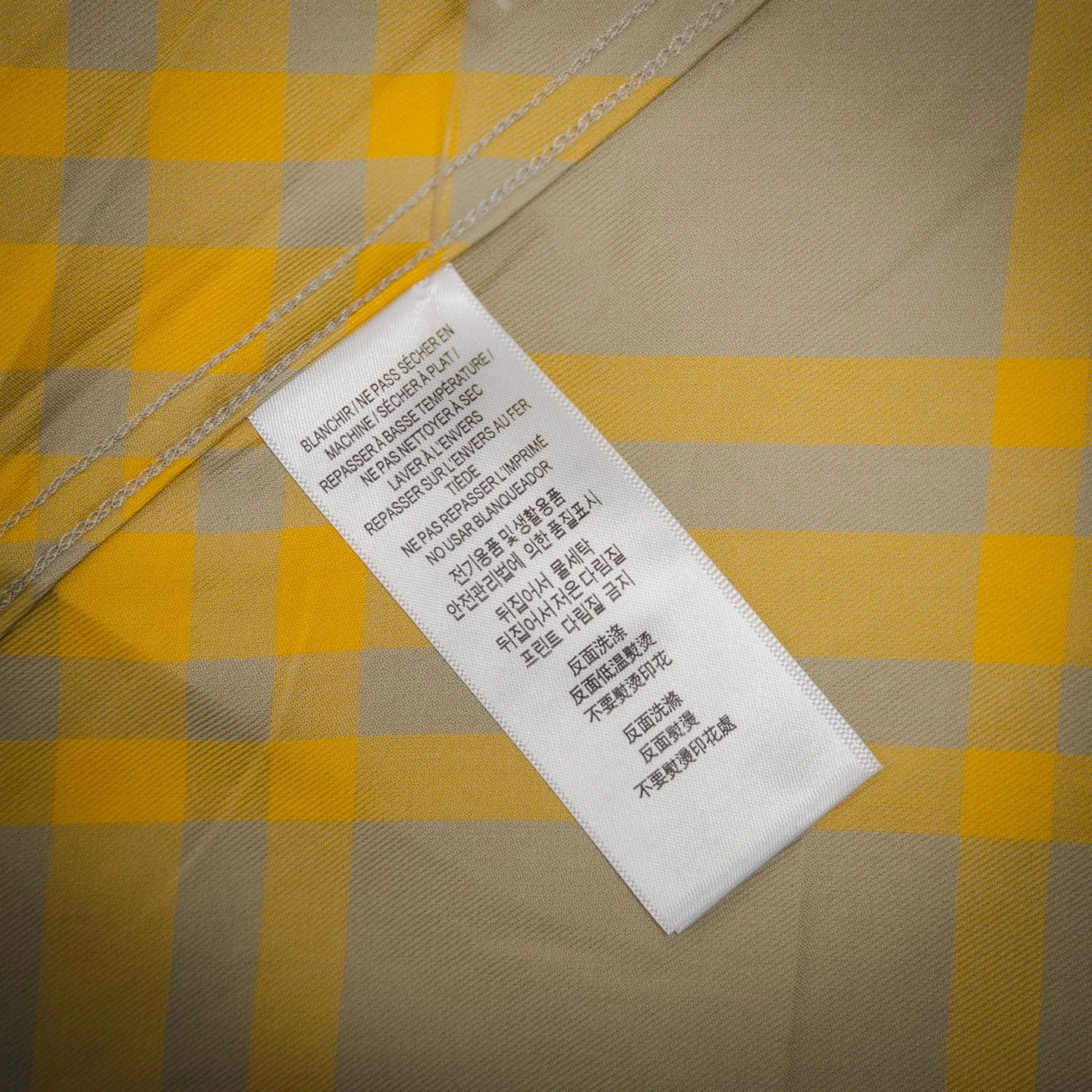 Burberry新作黒のチェック柄長袖シャツ - 画像 (10)