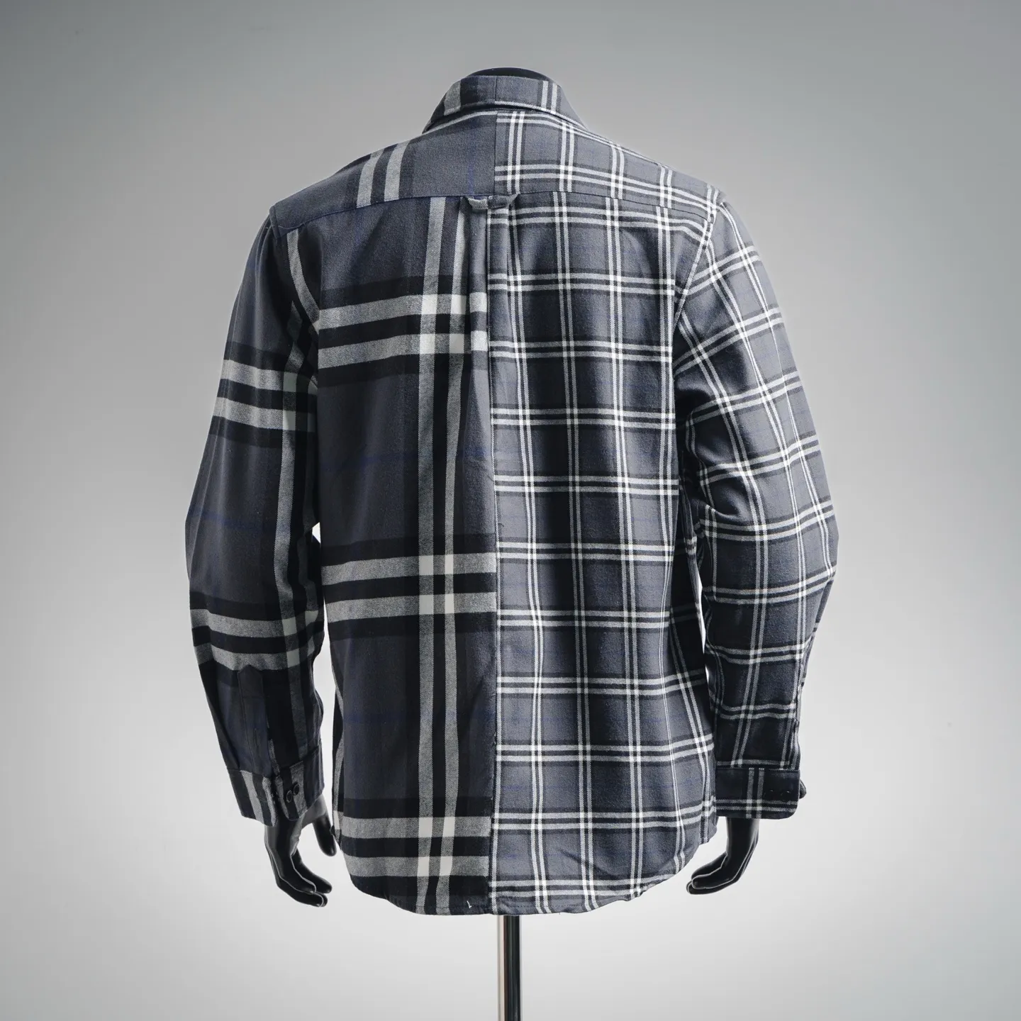 Burberry新作黒のチェック柄クラシックシャツ - 画像 (3)