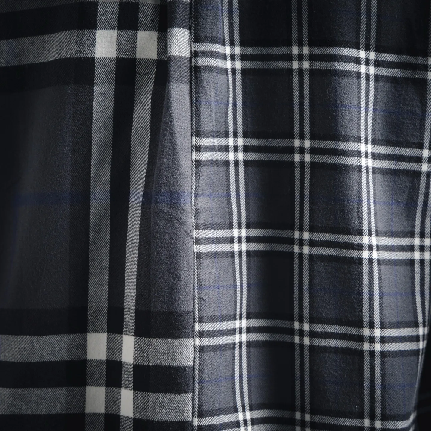 Burberry新作黒のチェック柄クラシックシャツ - 画像 (5)