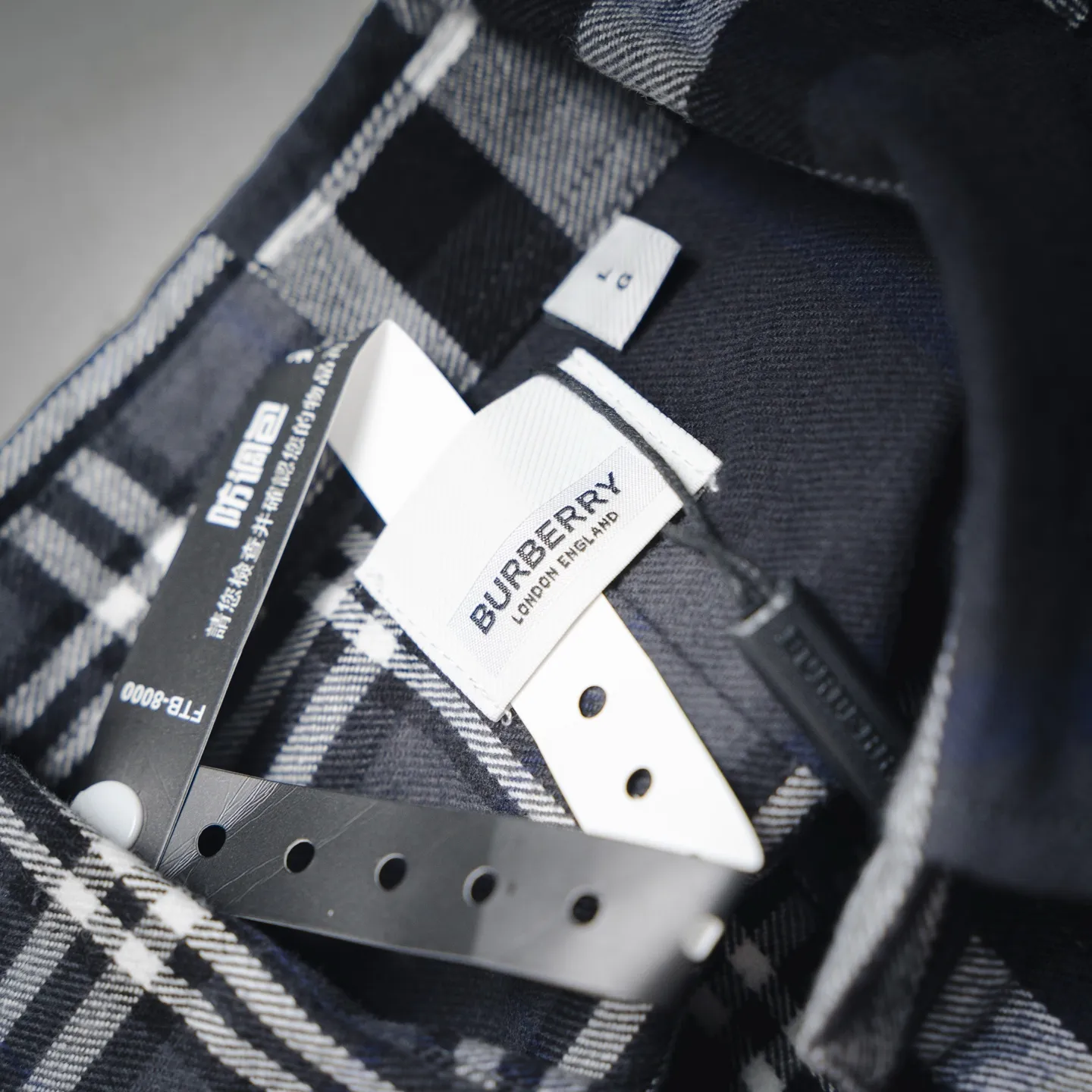 Burberry新作黒のチェック柄クラシックシャツ - 画像 (9)