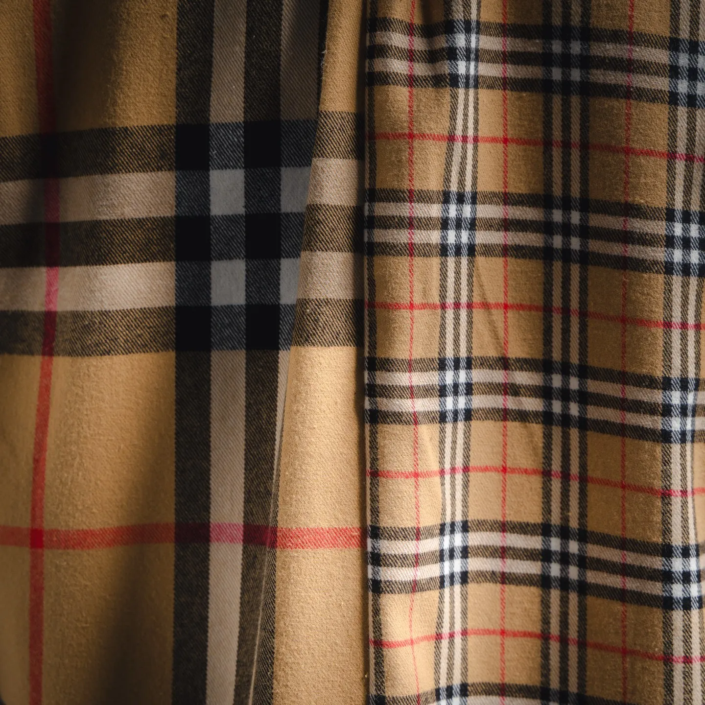 Burberry新作黒のチェック柄クラシックシャツ - 画像 (4)