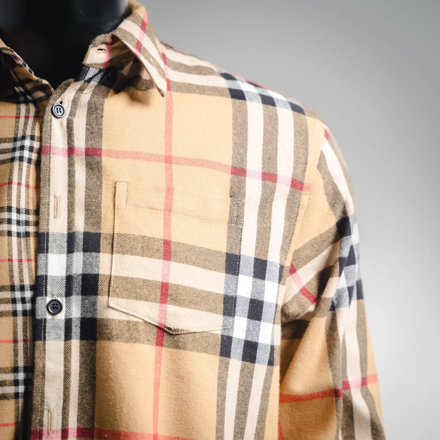 Burberry新作黒のチェック柄クラシックシャツ - 画像 (8)