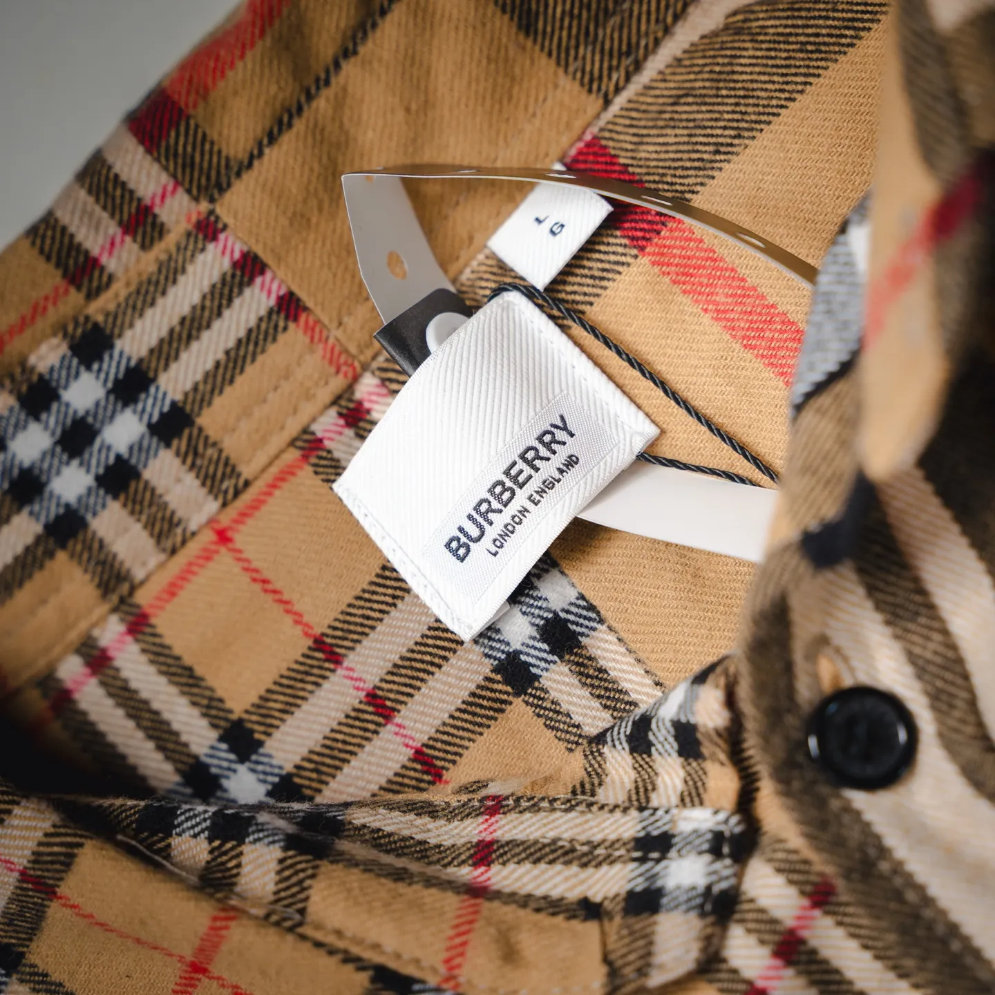 Burberry新作黒のチェック柄クラシックシャツ - 画像 (9)