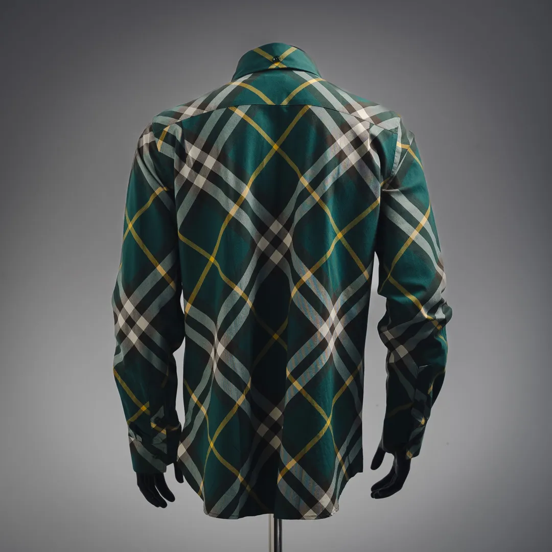 Burberry 新作黒のチェック柄長袖シャツ - 画像 (3)