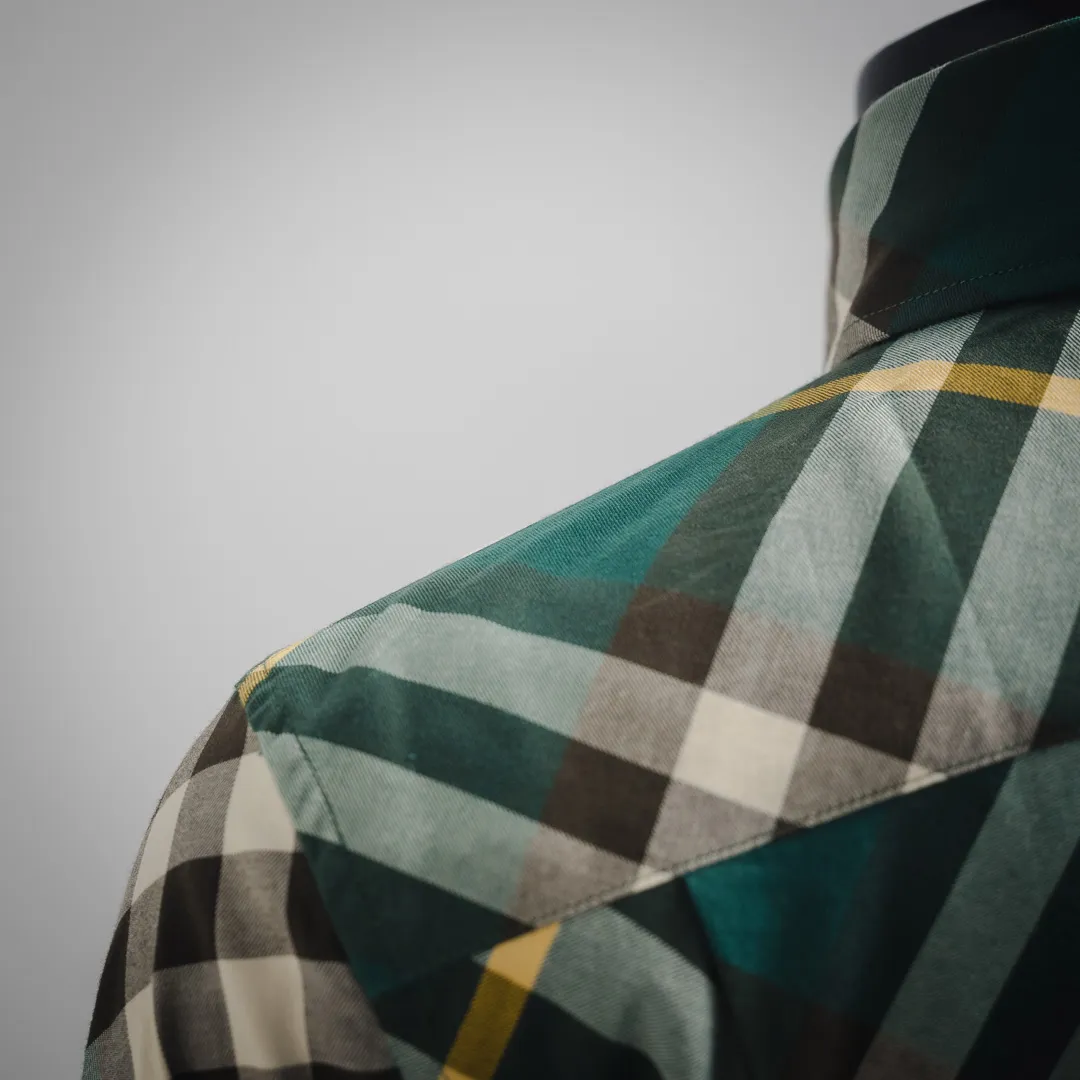 Burberry 新作黒のチェック柄長袖シャツ - 画像 (4)