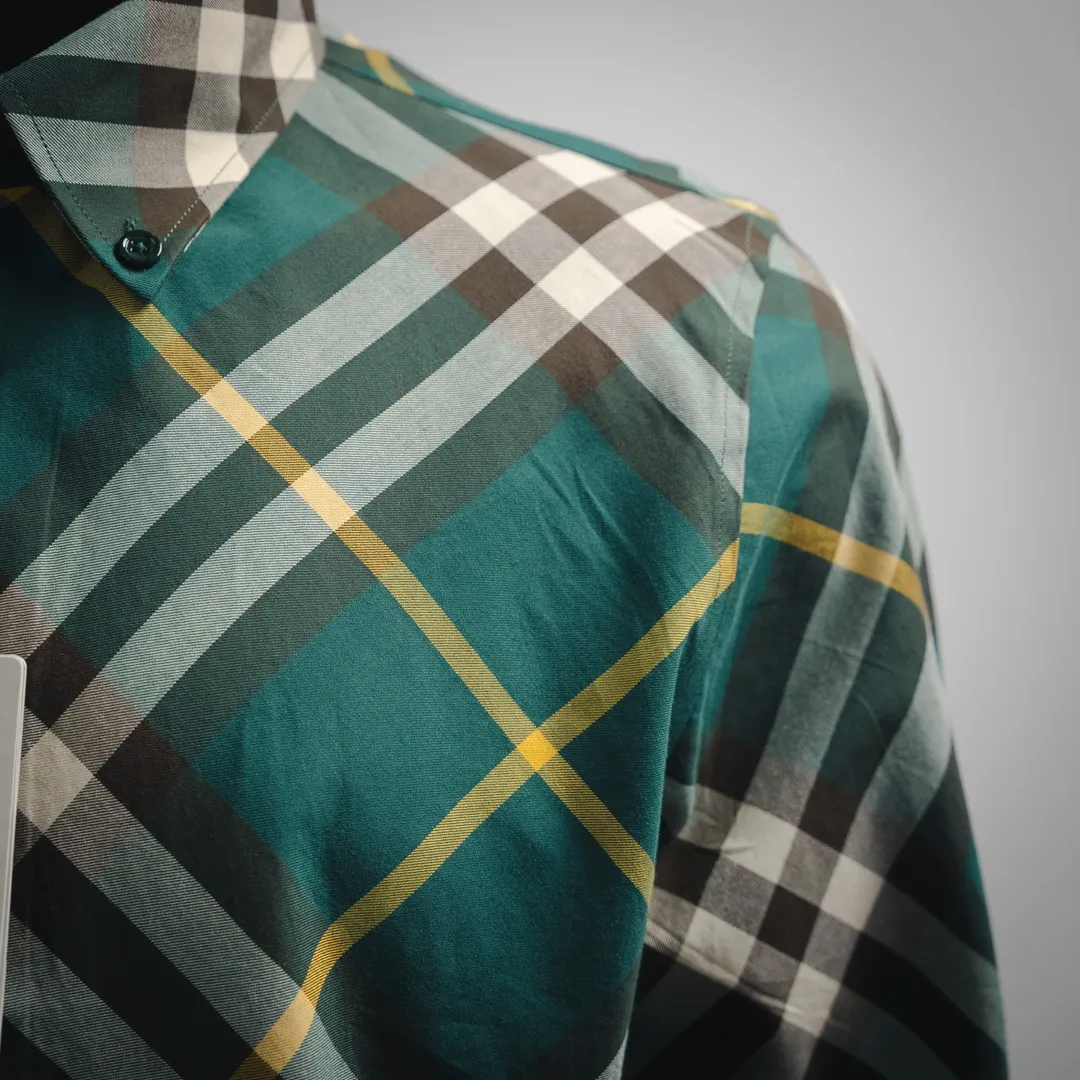 Burberry 新作黒のチェック柄長袖シャツ - 画像 (5)