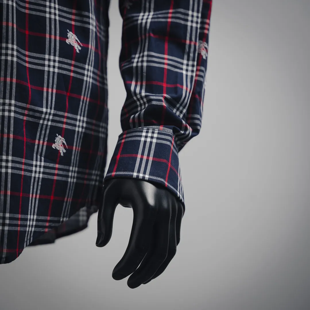 BURBERRY新作黒のチェック柄長袖シャツ - 画像 (8)