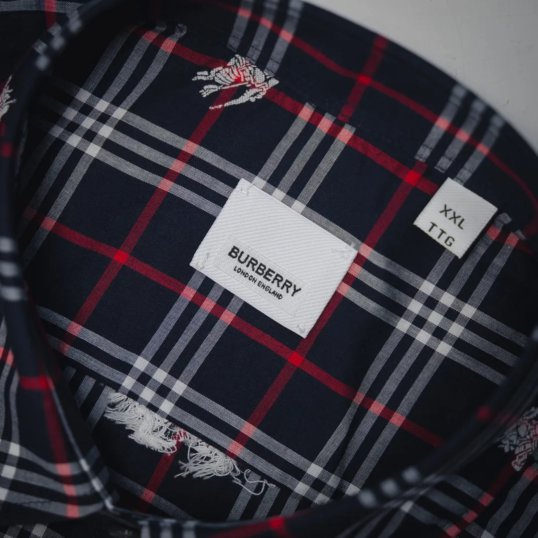 BURBERRY新作黒のチェック柄長袖シャツ - 画像 (9)