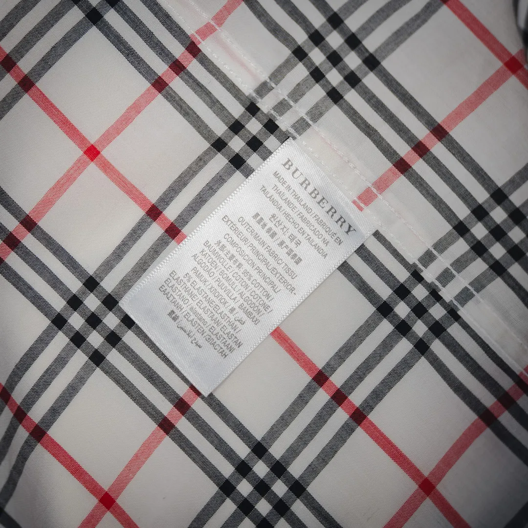 BURBERRY新作黒のチェック柄長袖シャツ - 画像 (11)