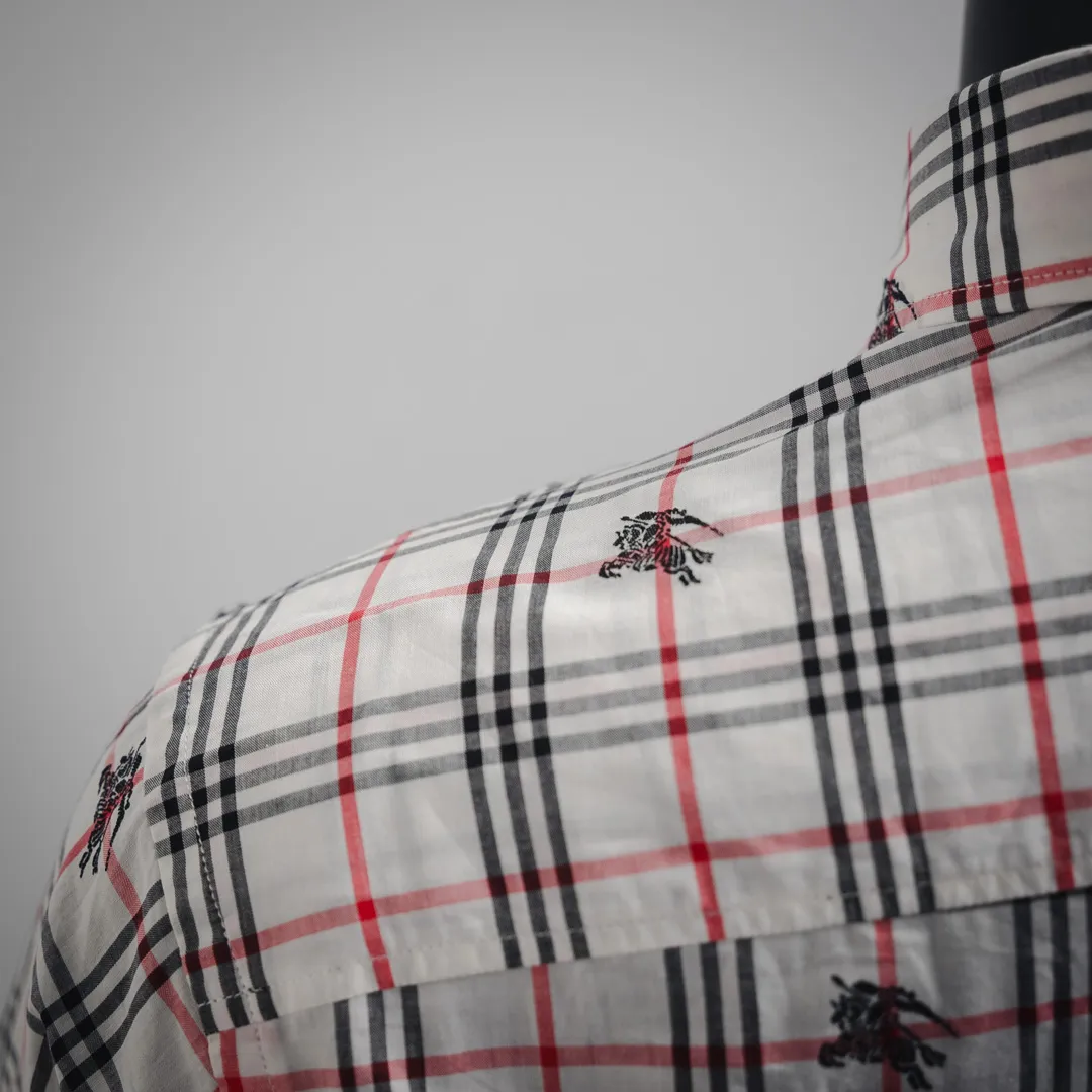 BURBERRY新作黒のチェック柄長袖シャツ - 画像 (4)