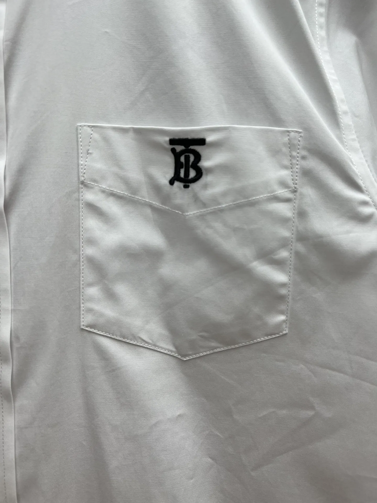 バーバリー新作ブラックTBソーンズホワイトシャツ - 画像 (5)