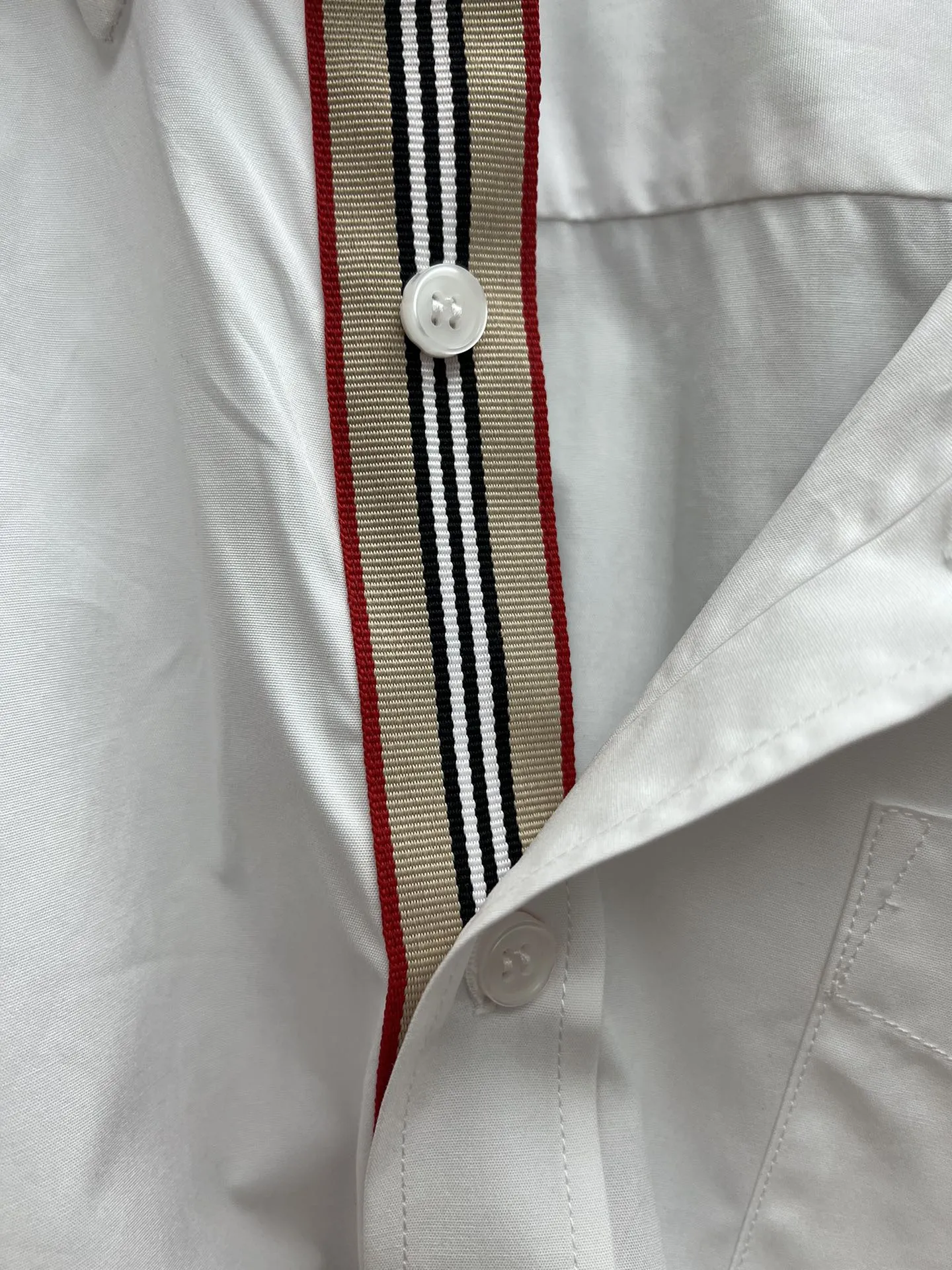 バーバリー新作ブラックTBソーンズホワイトシャツ - 画像 (9)