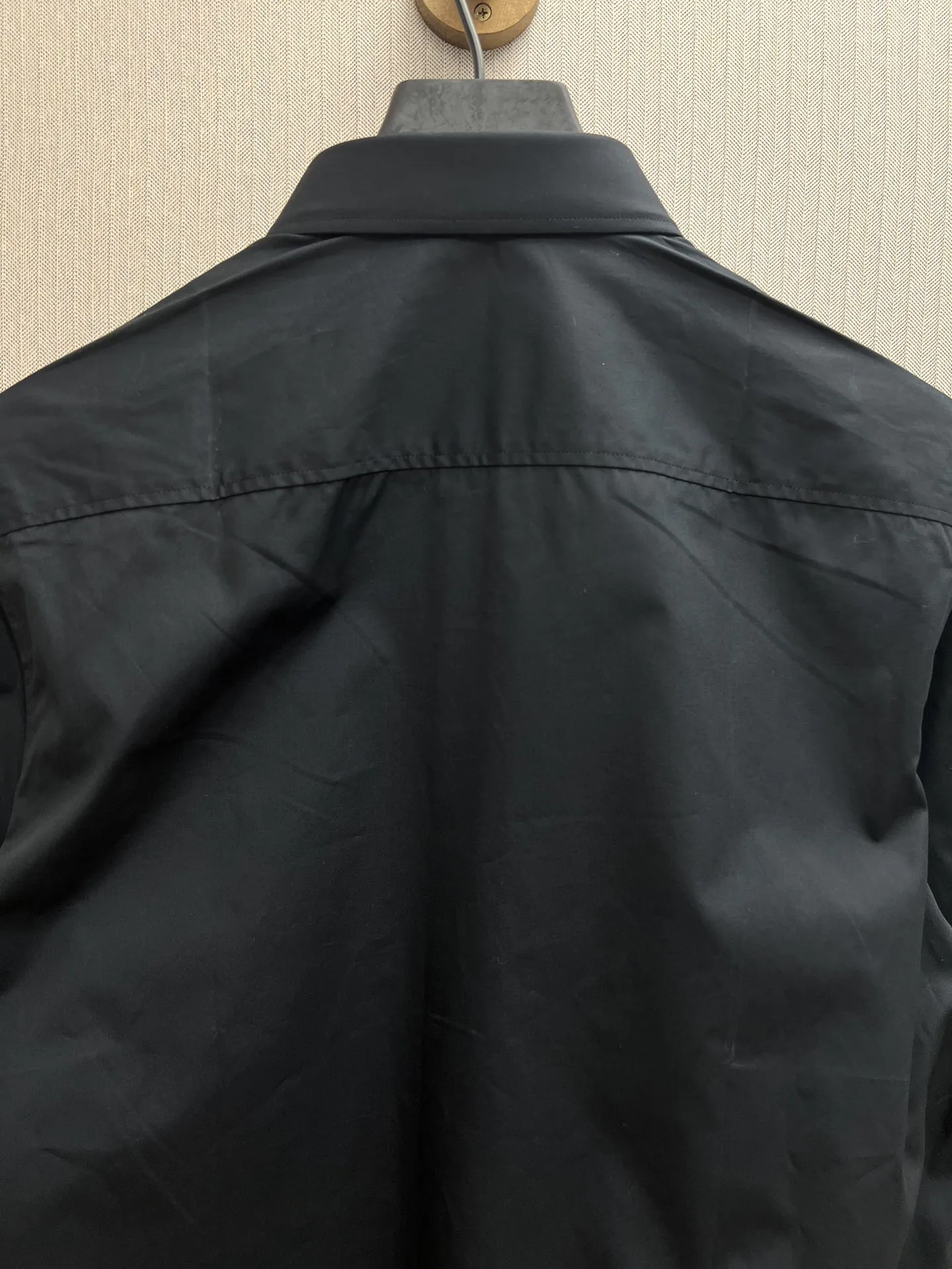 バーバリー新作黒TB刺繍シャツ - 画像 (7)