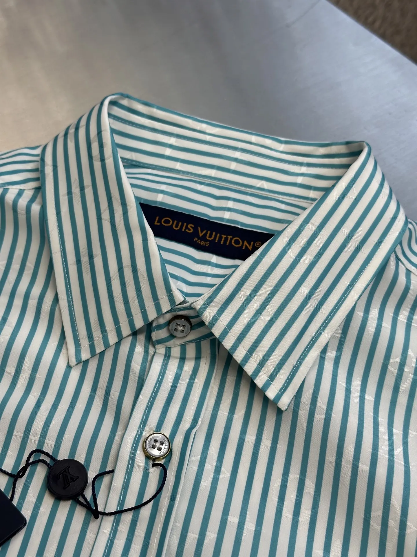 LOUIS VUITTON 新作ブラックオニキスハンドル長袖シャツ - 画像 (6)