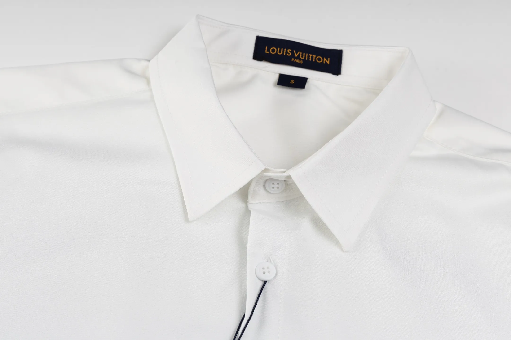 LOUIS VUITTON 新作 白黒のチェック柄 シャツ - 画像 (5)