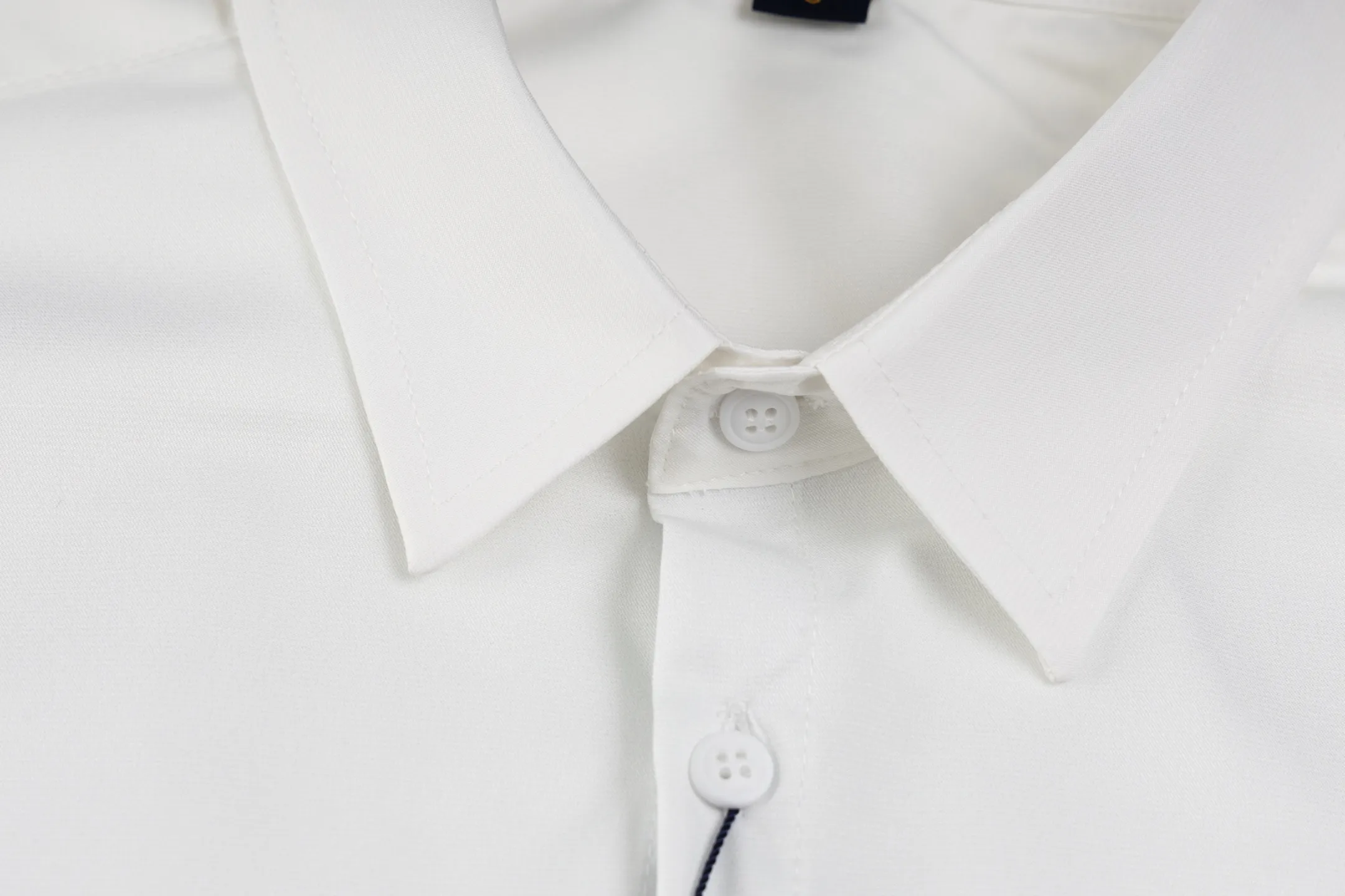 LOUIS VUITTON 新作 白黒のチェック柄 シャツ - 画像 (6)