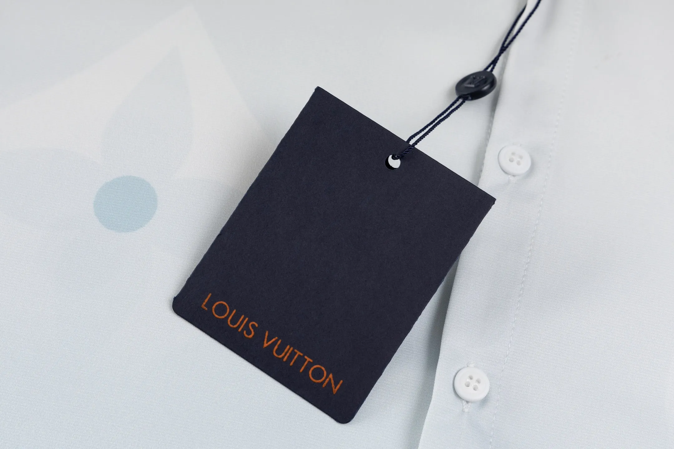 LOUIS VUITTON 新作 白黒のチェック柄 シャツ - 画像 (7)