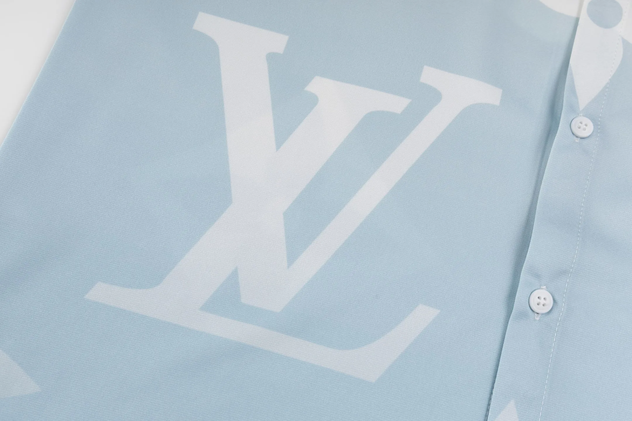 LOUIS VUITTON 新作 白黒のチェック柄 シャツ - 画像 (9)