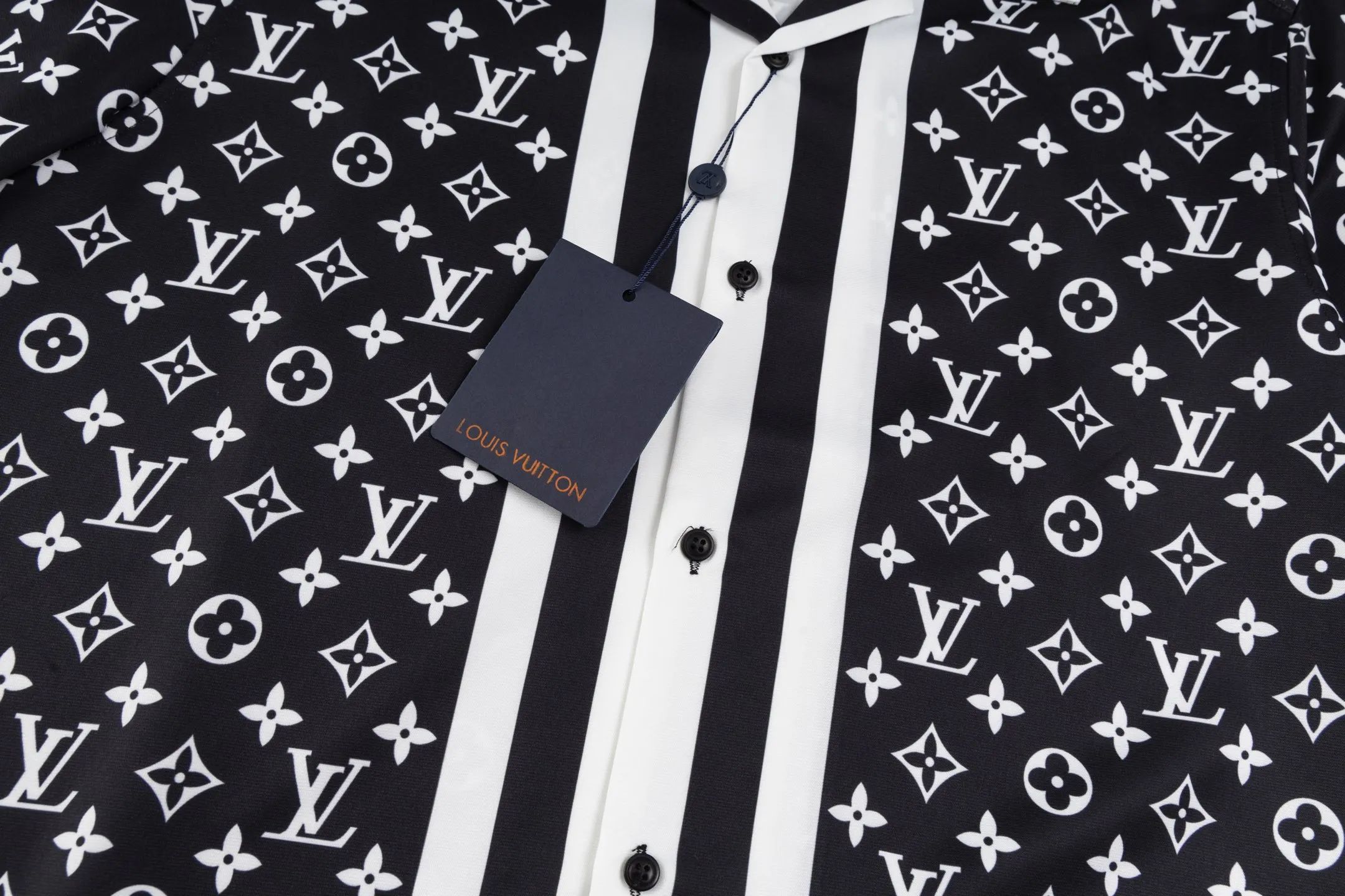 LOUIS VUITTON新作黒のチェック柄シャツ - 画像 (9)