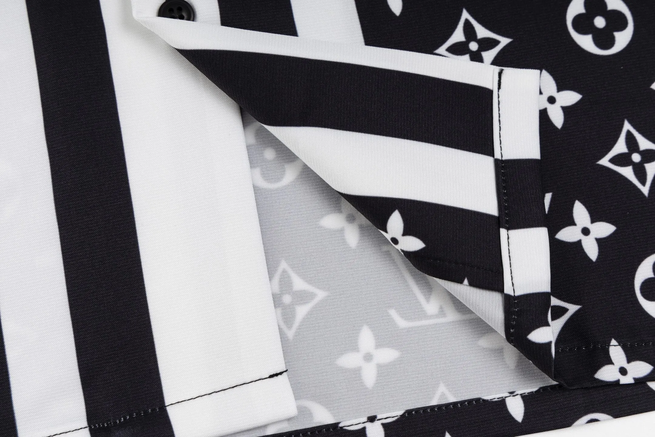 LOUIS VUITTON新作黒のチェック柄シャツ - 画像 (11)