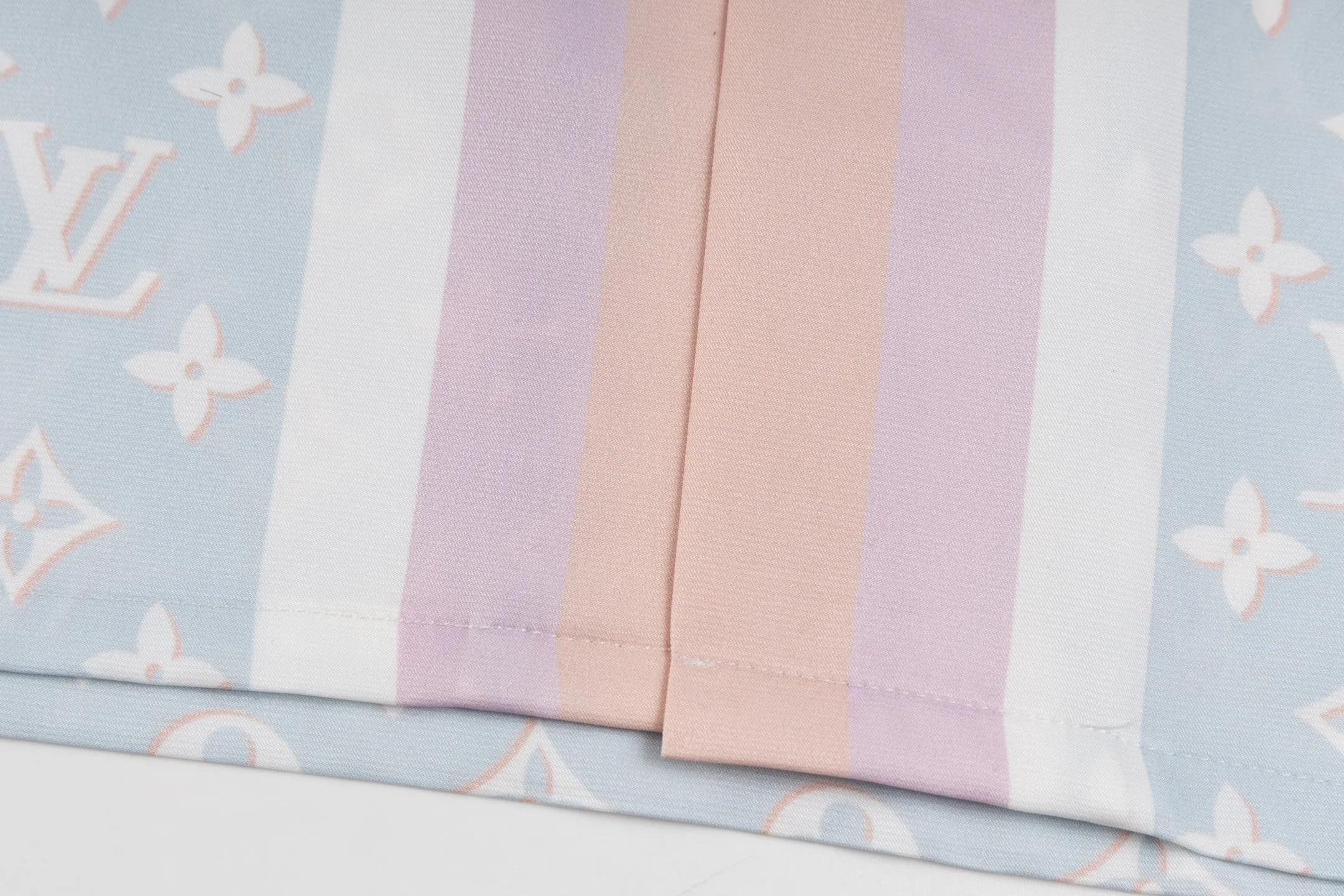 LOUIS VUITTON新作黒プリントシャツ - 画像 (10)