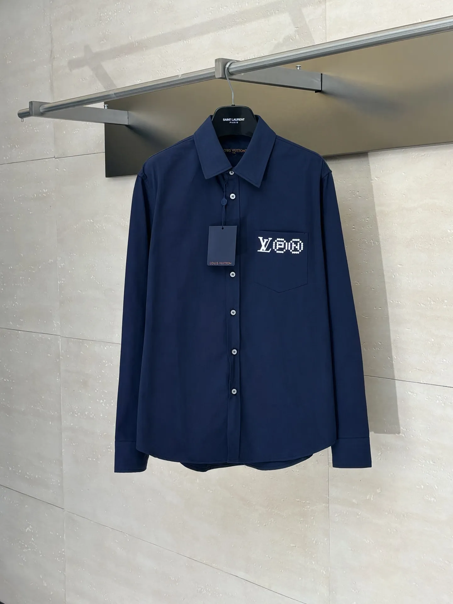 Louis Vuitton 新作 青 人像印花長袖シャツ