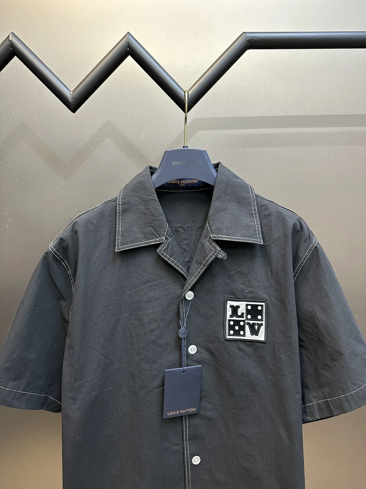 Louis Vuitton スノーフレークベルベットパッチシャツ ニューブラックシャツ - 画像 (3)