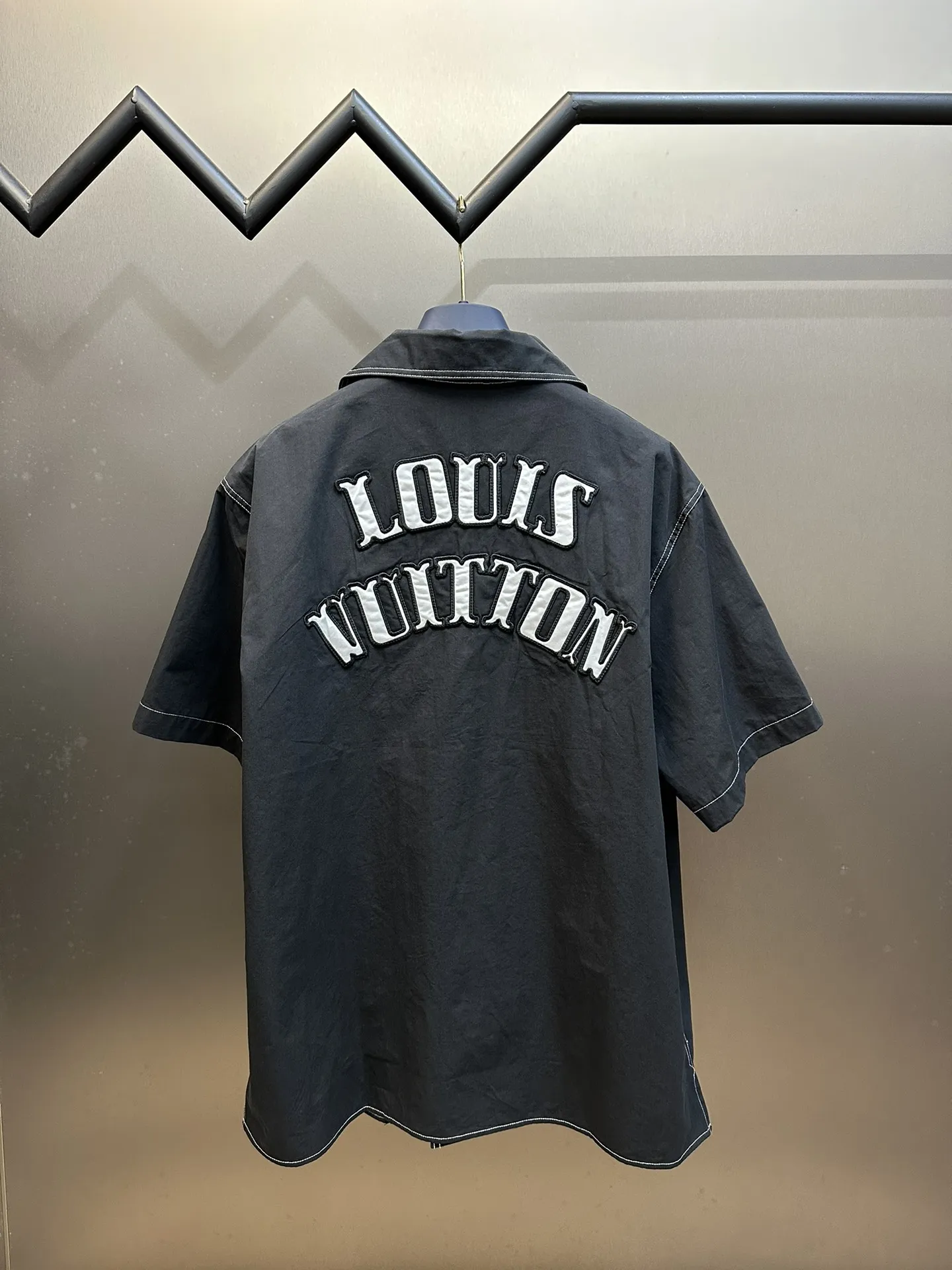 Louis Vuitton スノーフレークベルベットパッチシャツ ニューブラックシャツ - 画像 (4)