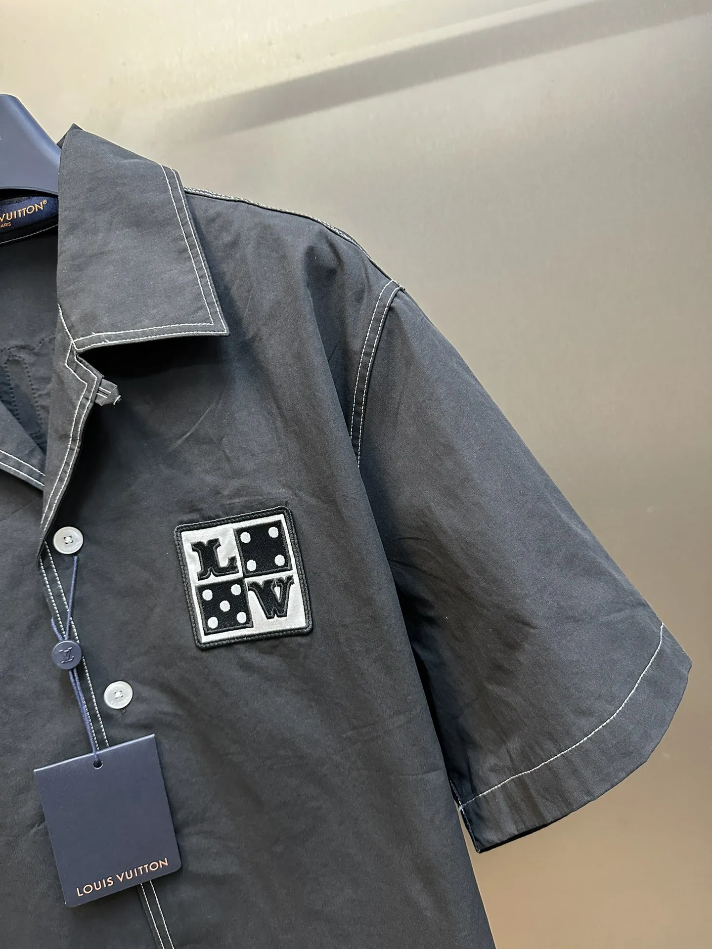 Louis Vuitton スノーフレークベルベットパッチシャツ ニューブラックシャツ - 画像 (5)