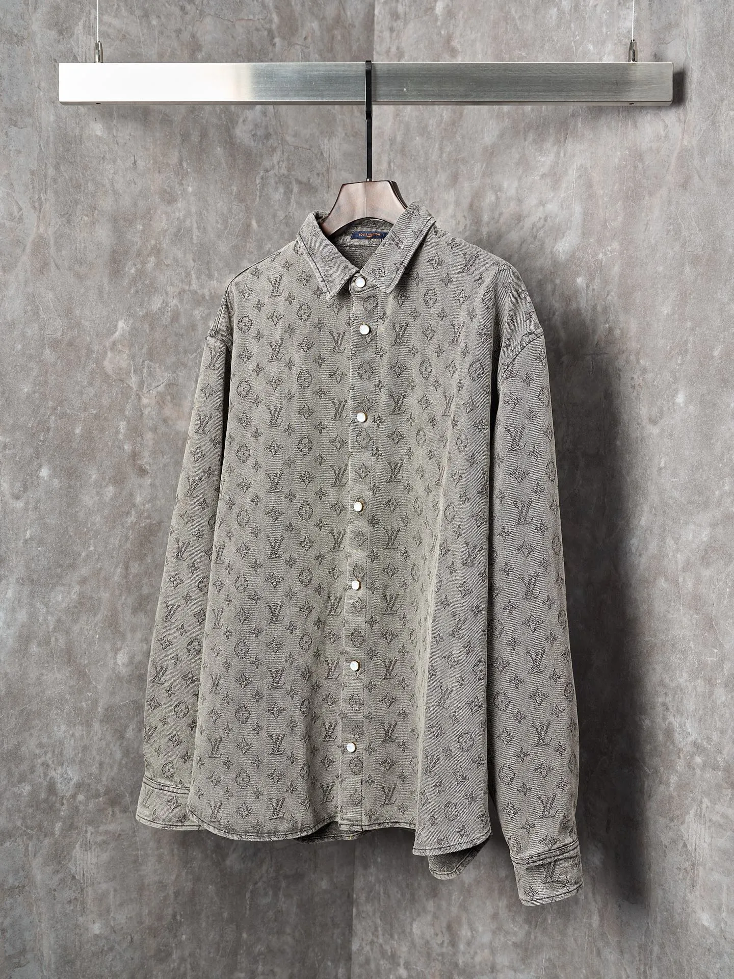 ルイヴィトン新作黒のチェック柄シャツ - 画像 (4)