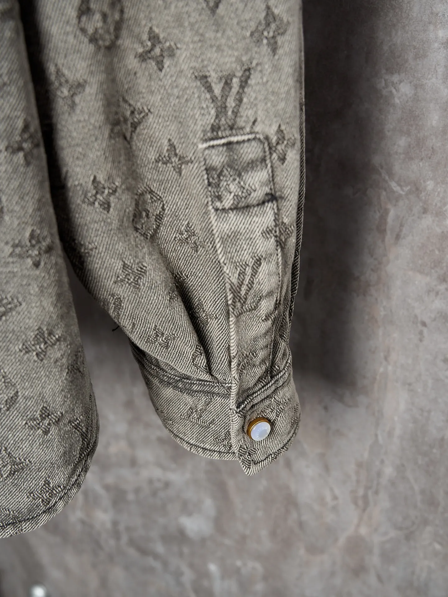 ルイヴィトン新作黒のチェック柄シャツ - 画像 (9)