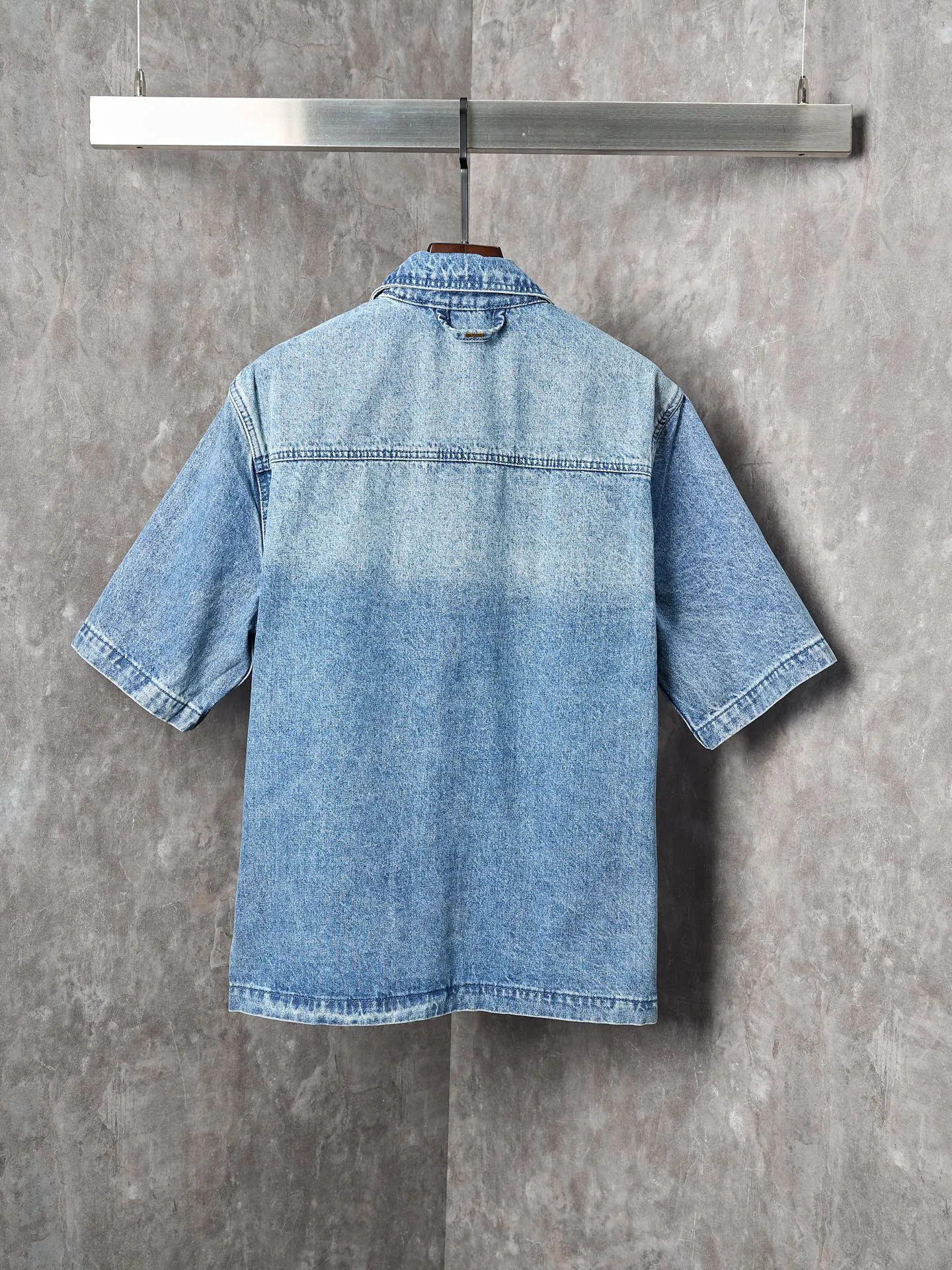 Louis Vuitton新作黒のチェック柄デニムシャツ - 画像 (3)