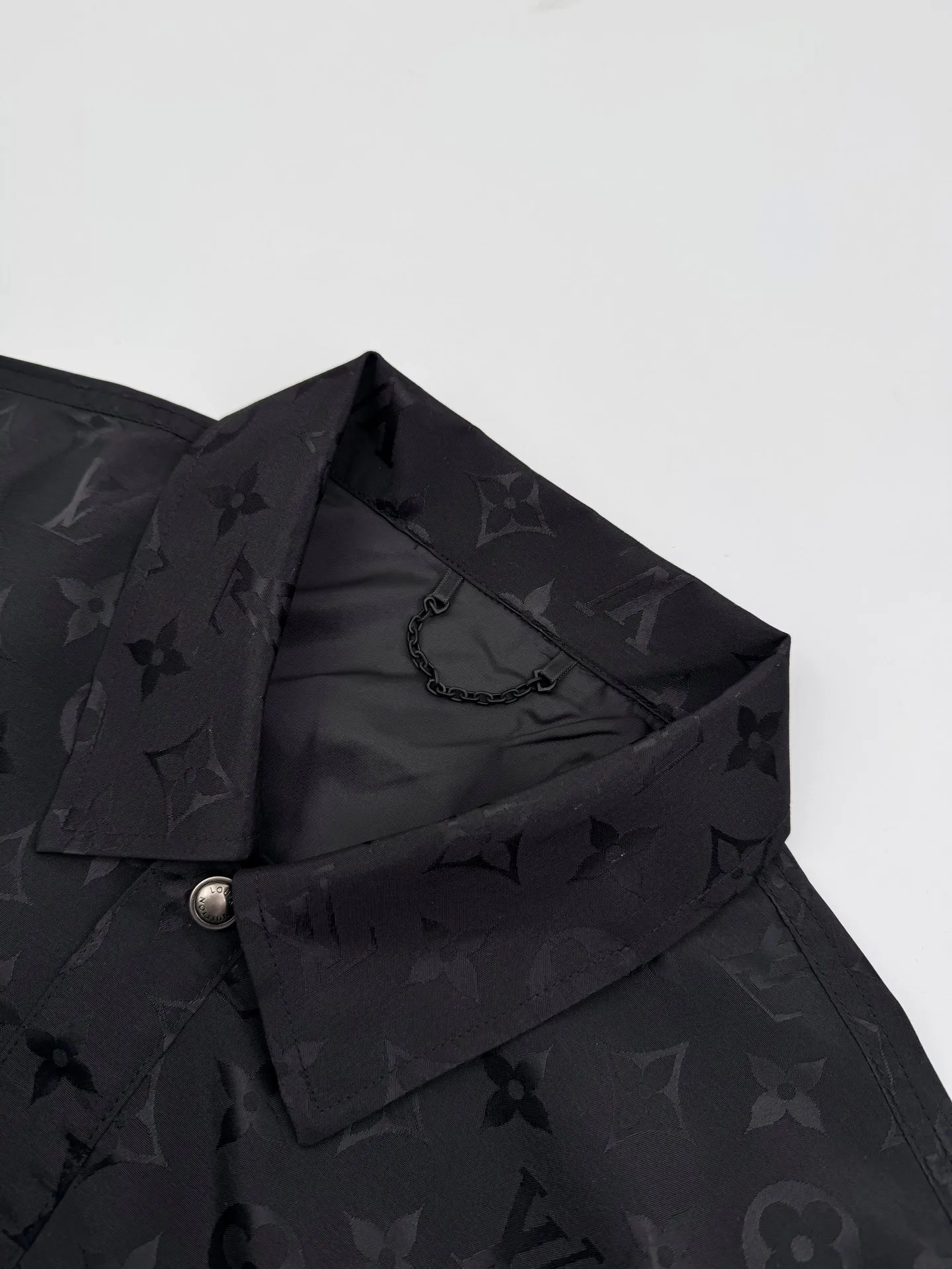 LOUIS VUITTON 新しいブラックのウェーブジャカードジャケットシャツ - 画像 (4)