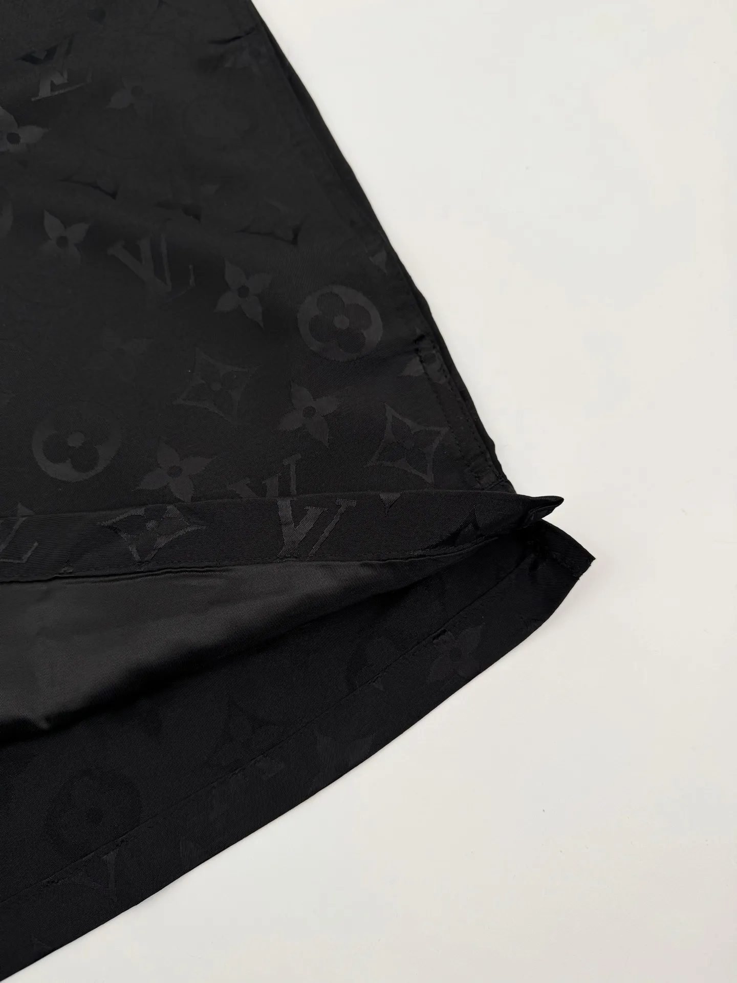 LOUIS VUITTON 新しいブラックのウェーブジャカードジャケットシャツ - 画像 (10)