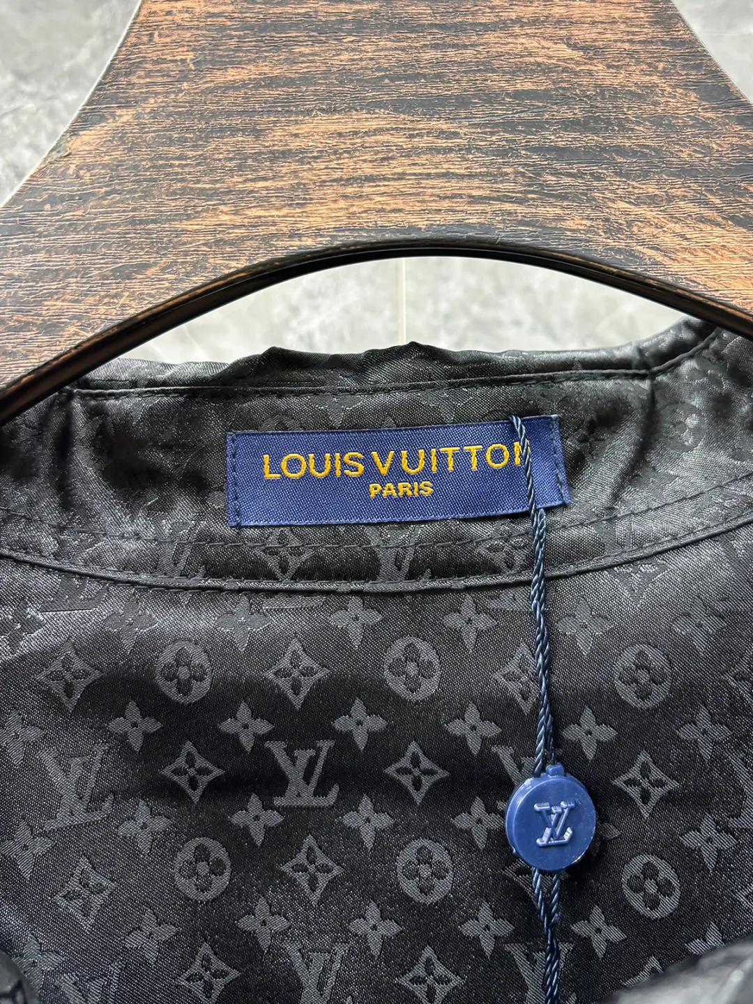 LOUIS VUITTON 新作黒の長袖シャツ - 画像 (7)