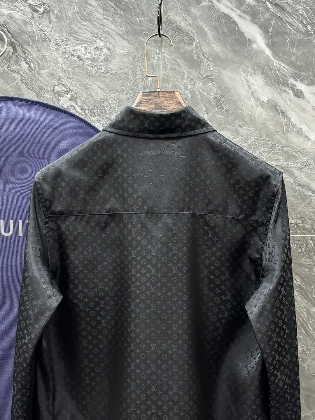 LOUIS VUITTON 新作黒の長袖シャツ - 画像 (9)