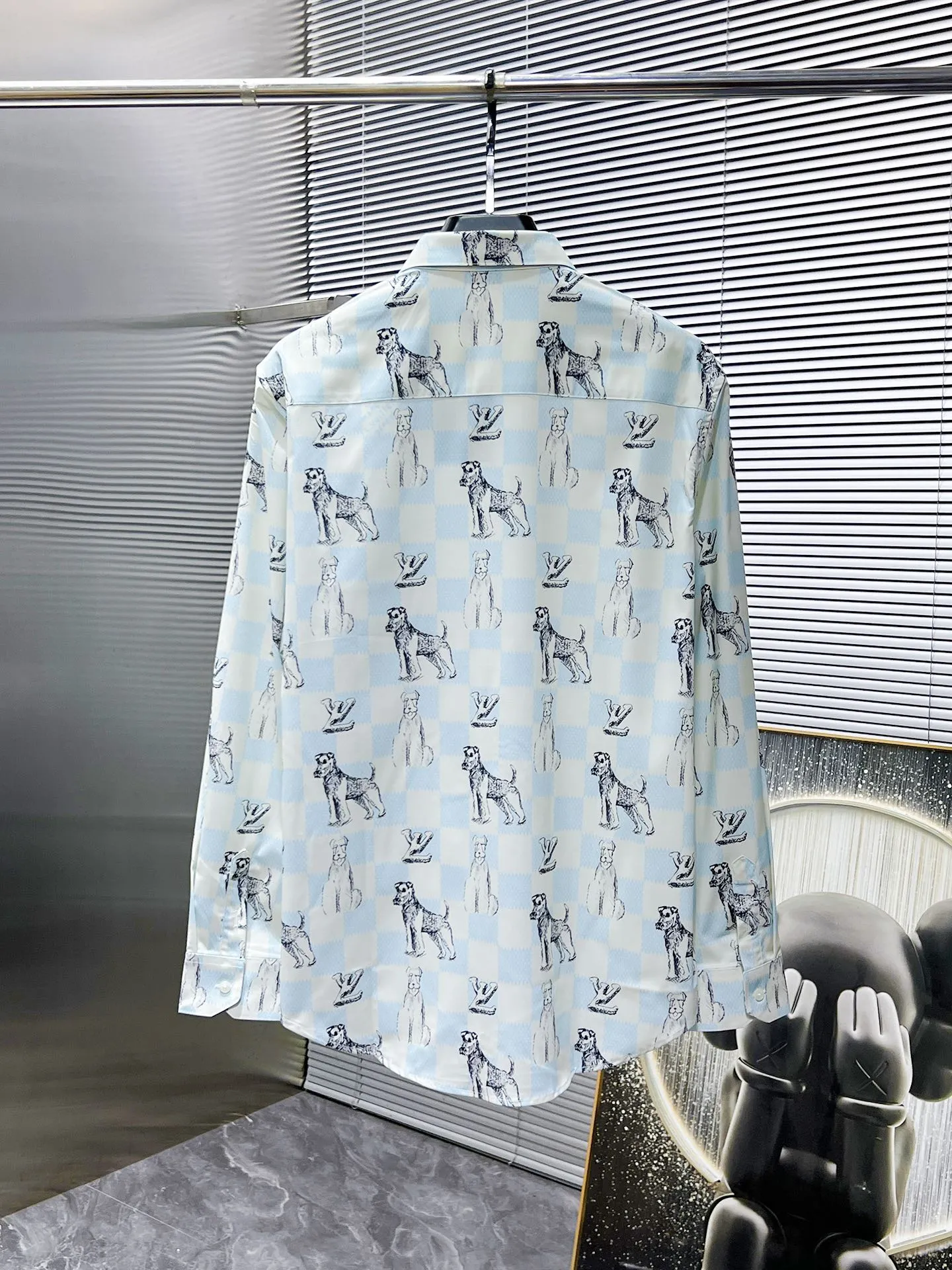 ルイヴィトン 新作 黒のチェック柄 長袖シャツ - 画像 (3)