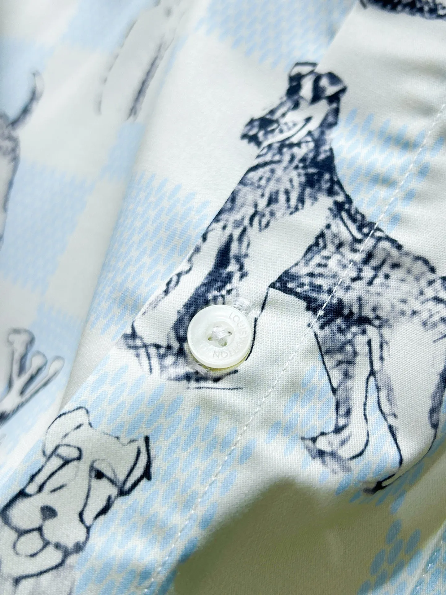 ルイヴィトン 新作 黒のチェック柄 長袖シャツ - 画像 (6)