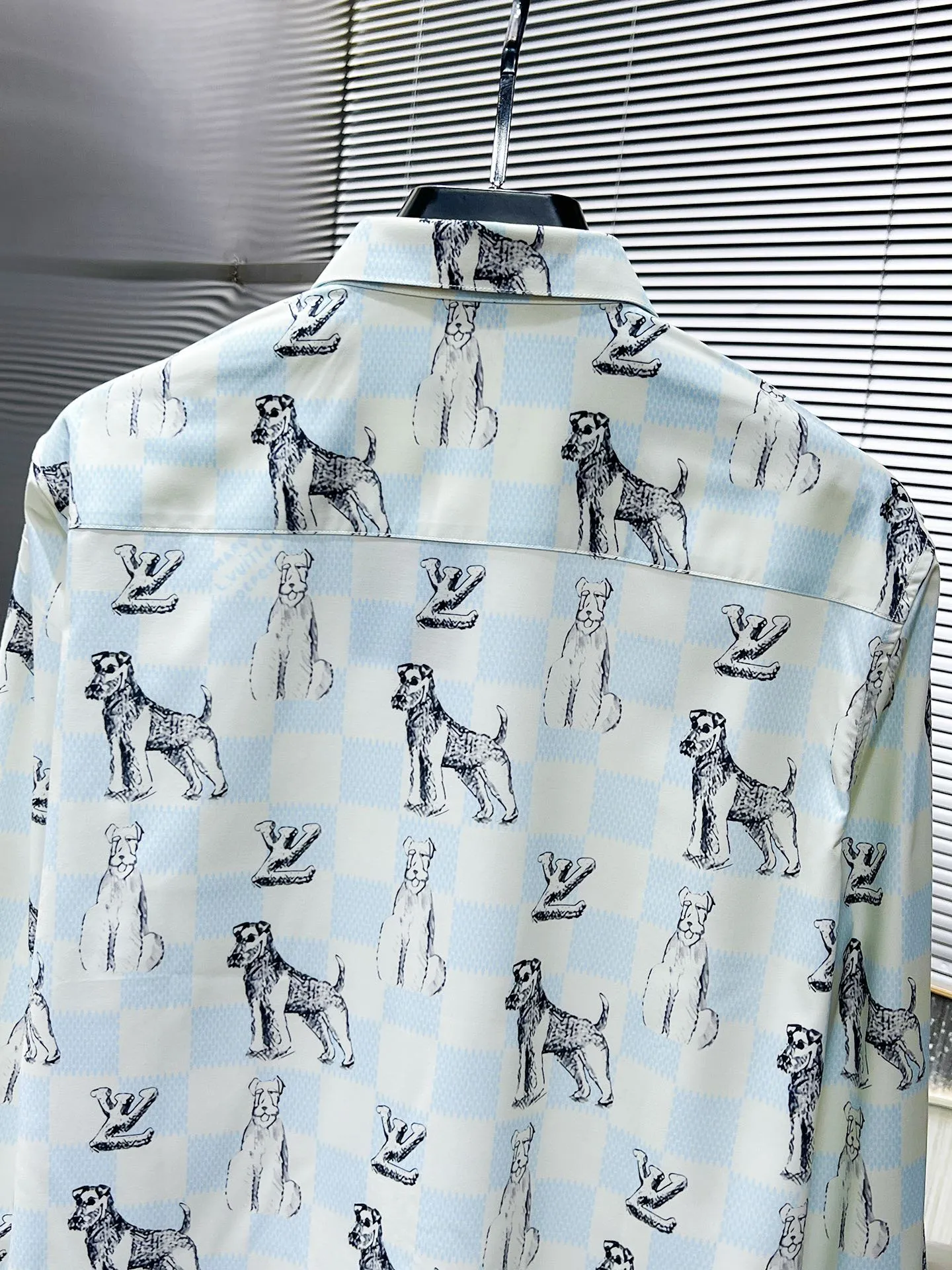 ルイヴィトン 新作 黒のチェック柄 長袖シャツ - 画像 (8)