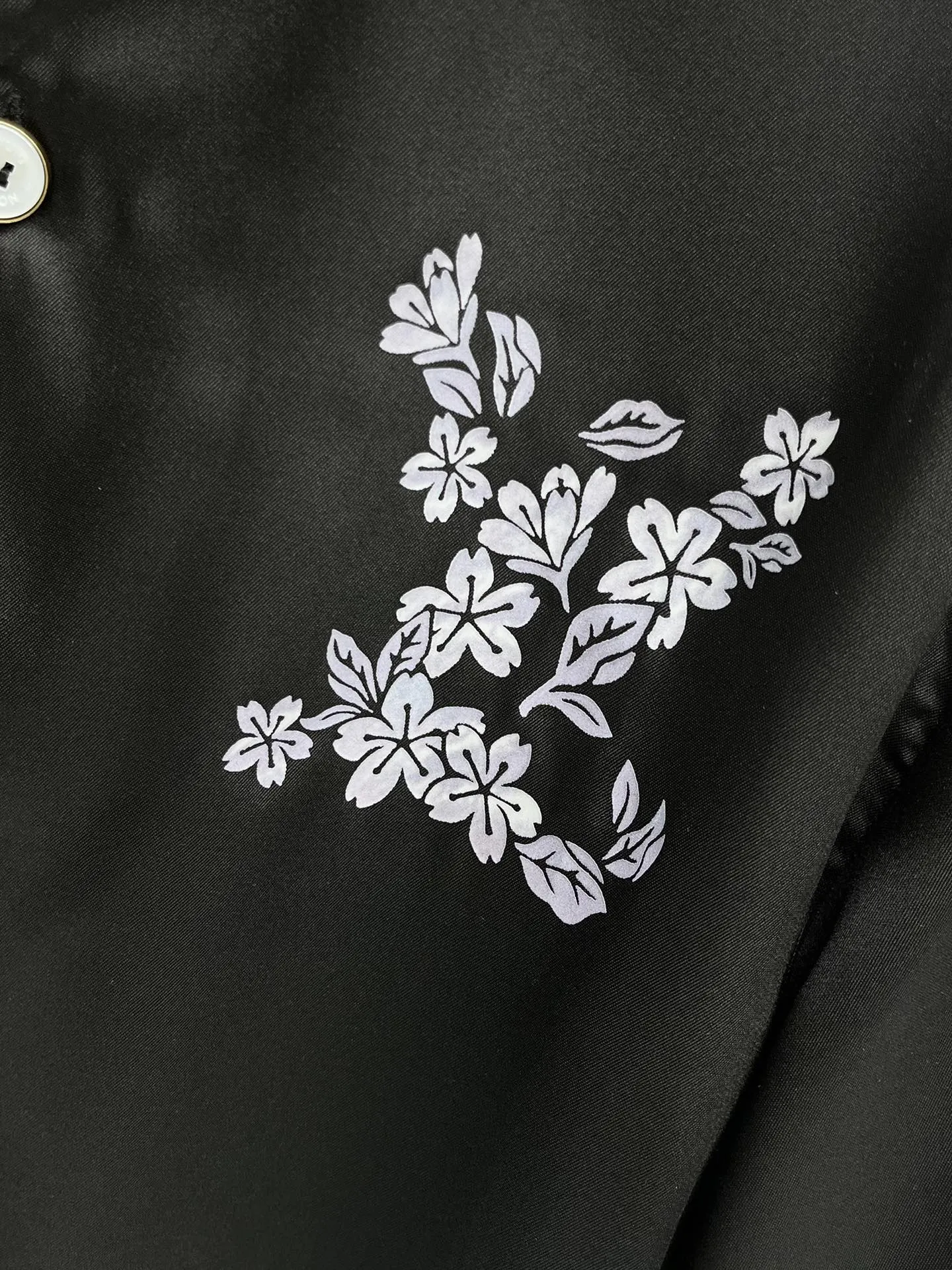 LOUIS VUITTON 新作黒のチェック柄短袖シャツ - 画像 (7)