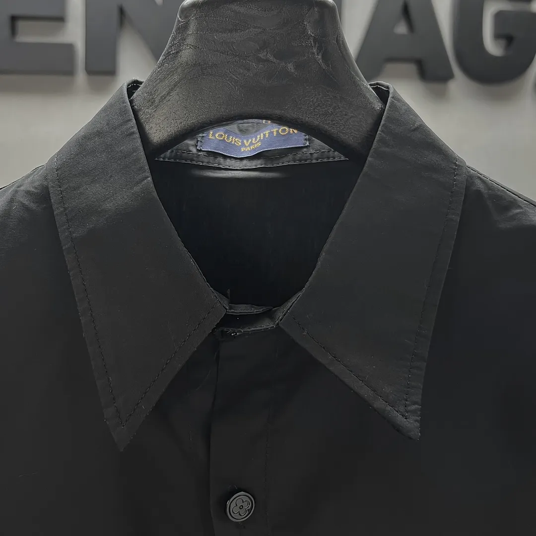 LOUIS VUITTON 新作 黒のチェック柄 シャツ - 画像 (6)