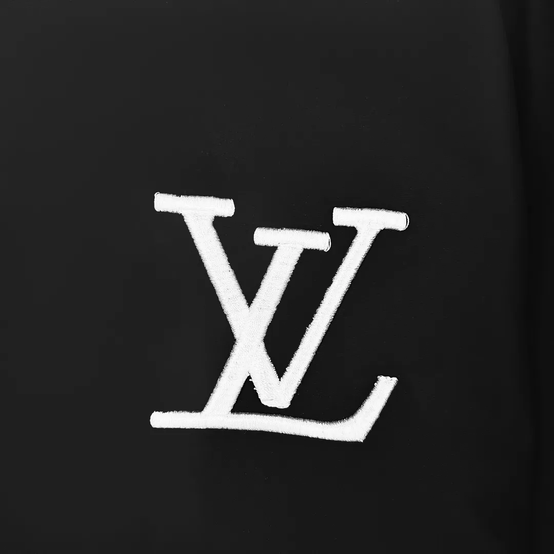 LOUIS VUITTON 新作 黒のチェック柄 シャツ - 画像 (7)