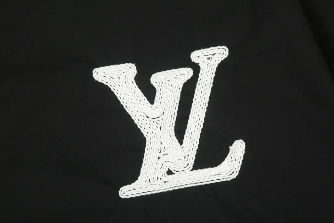 LOUIS VUITTON 新作黒のチェック柄シャツ - 画像 (8)